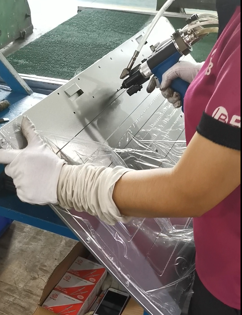 拉釘機